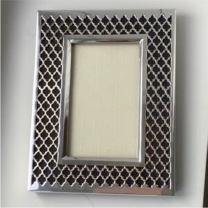Ravissant Picture Frame Silver Plated Cut Out Pattern Easel Back 4 X 6”